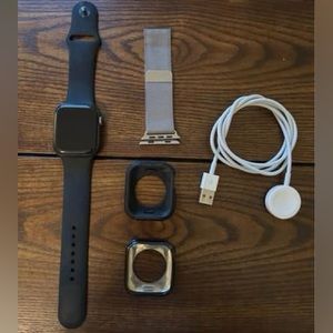 Apple Watch Series 4. 44mm aluminum.